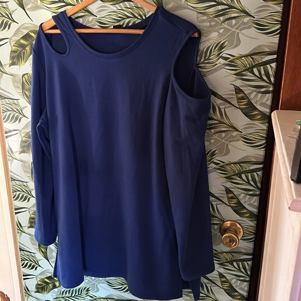 EE86 navy blue sweater ope shoulder Iman 1x